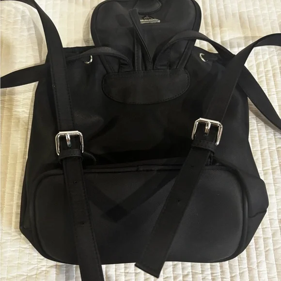 GUESS Classic Black Backpack.wb625 - Picture 8 of 10